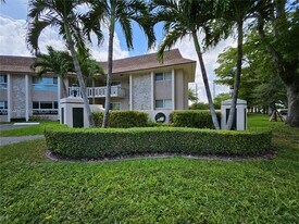 7490 Miami Lakes Dr in Miami Lakes, FL - Building Photo