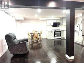 3 Caprara Crescent in Markham, ON - Building Photo - Building Photo