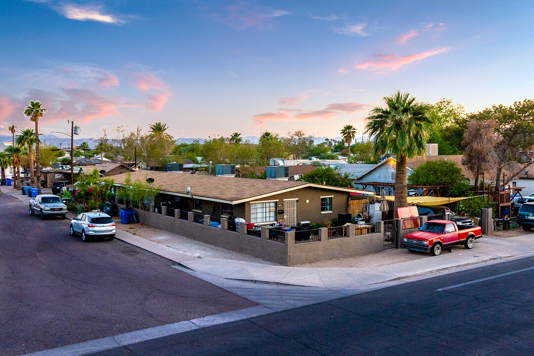 2223 E Roosevelt St in Phoenix, AZ - Building Photo