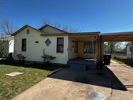 1804 NW Hoover Ave in Lawton, OK - Building Photo