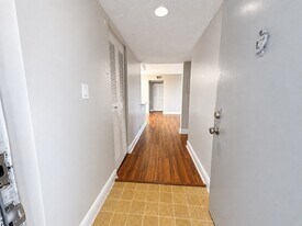 5612 Rock Island Rd in Tamarac, FL - Building Photo
