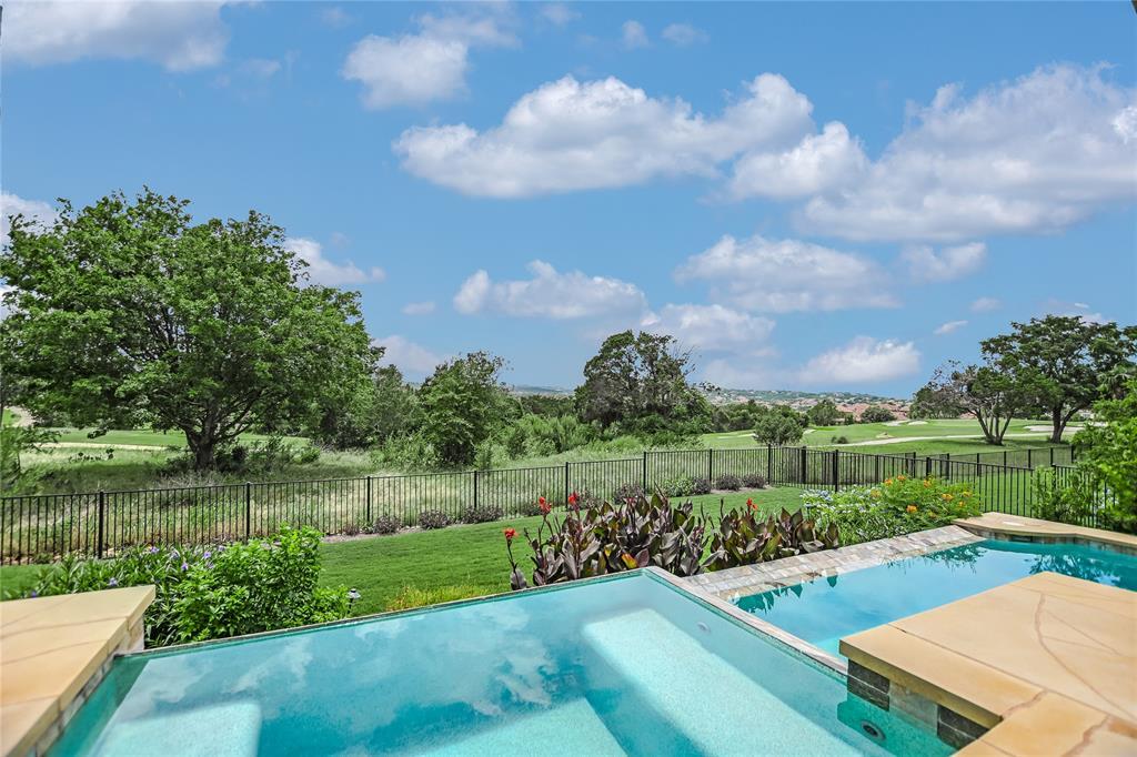 211 Jack Nicklaus Dr in Lakeway, TX - Building Photo