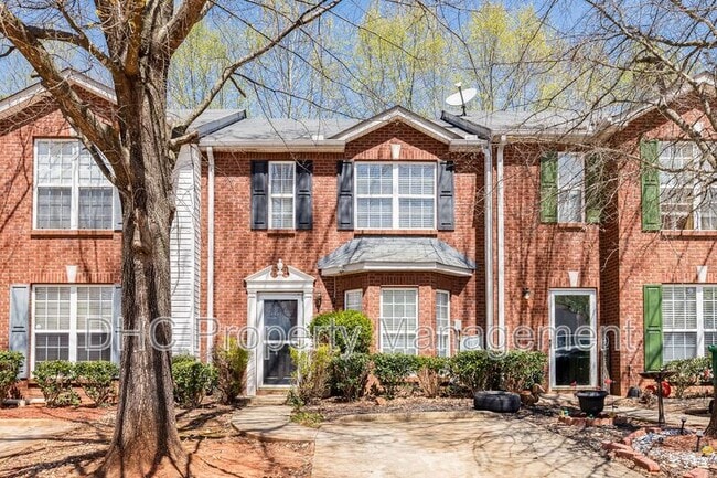 property at 5607 Strathmoor Manor Cir