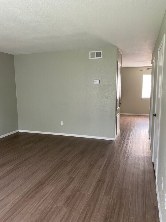 1500 Elm Ave in Bay City, TX - Foto de edificio