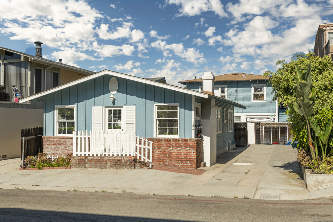 1122 Loma Dr in Hermosa Beach, CA - Building Photo