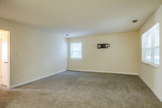 Spivey Crossing Apartments in Ellenwood, GA - Building Photo - Interior Photo