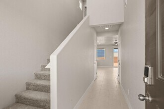 6696 Zachary Rd NE in Rio Rancho, NM - Foto de edificio - Building Photo