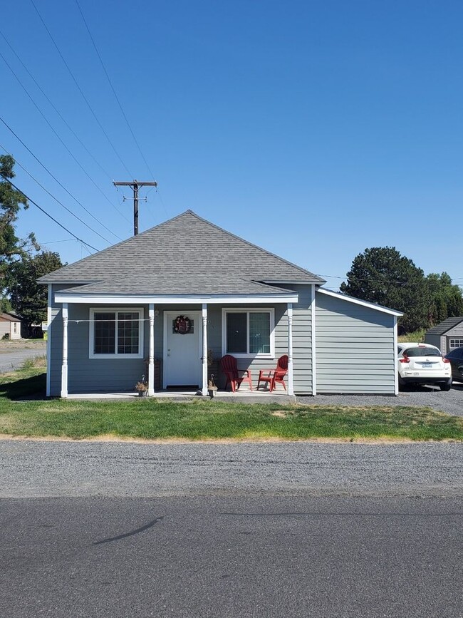 property at 831 N Paxson Dr