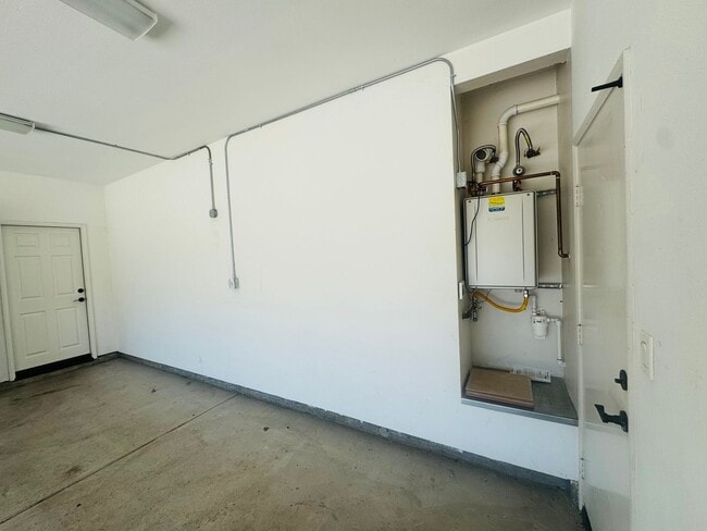 4749 Calle Descanso in Camarillo, CA - Building Photo - Building Photo