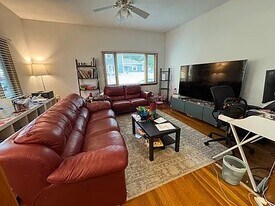 229 Chapel St in Newton, MA - Building Photo