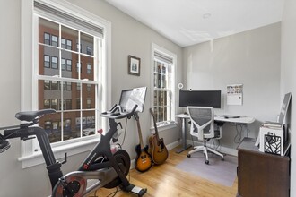 48 L St, Unit 2 in Boston, MA - Building Photo - Building Photo