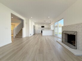 9111 Warfield Dr in Huntington Beach, CA - Building Photo