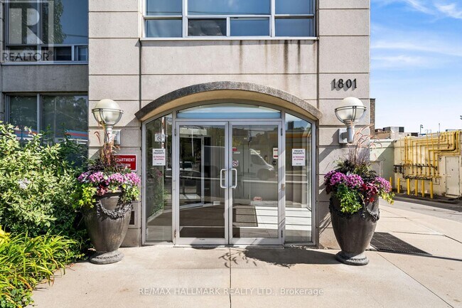 1801-1801 Bayview Ave in Toronto, ON - Building Photo - Building Photo