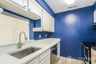 2109 Ravens Crest Dr in Plainsboro, NJ - Building Photo - Building Photo