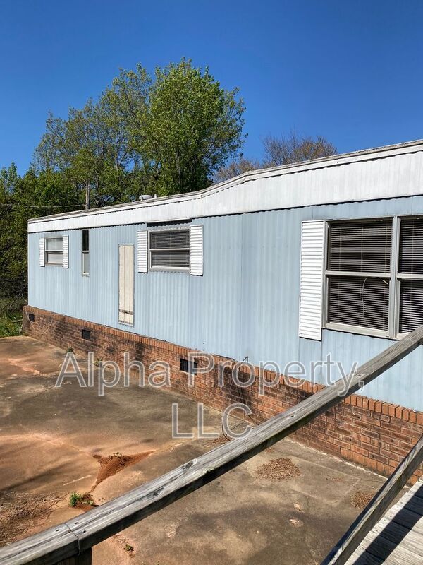 2004 Old Pendleton Rd in Easley, SC - Building Photo - Building Photo