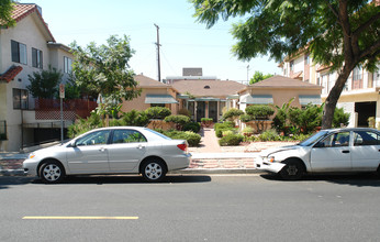 221 N Isabel St in Glendale, CA - Building Photo - Building Photo