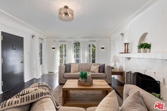 373 S Crescent Heights Blvd in Los Angeles, CA - Building Photo - Building Photo