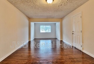 6805 Bambi Ln in Jacksonville, FL - Building Photo - Building Photo