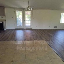 853 River Bend Rd in Roseburg, OR - Building Photo - Building Photo