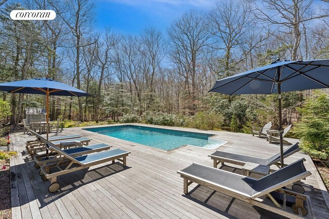 property at 17 Deep Woods Ln