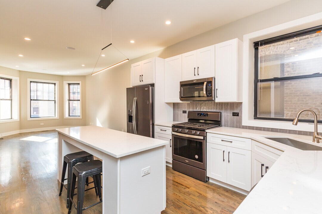 1215 N Wolcott Ave in Chicago, IL - Building Photo