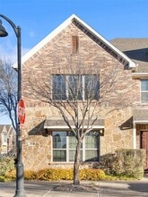 201 Brick Row in Richardson, TX - Foto de edificio - Building Photo