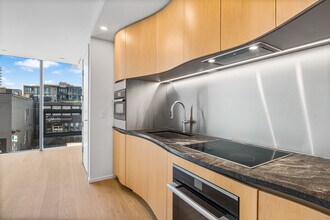 401-1568 Alberni St in Vancouver, BC - Building Photo - Building Photo