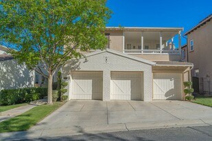 24903 Ironwood Dr in Santa Clarita, CA - Building Photo