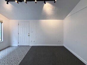 734 E 14th Ave in Eugene, OR - Building Photo - Building Photo