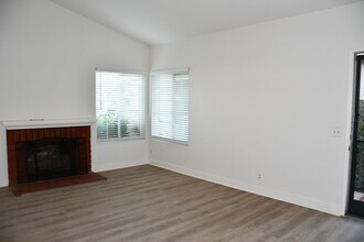 1271 N Mosswood Dr in Anaheim, CA - Building Photo - Building Photo