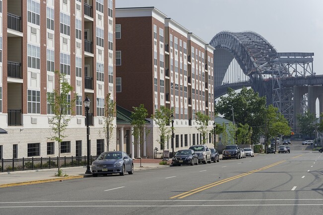 Bridgepoint at Bayonne in Bayonne, NJ - Building Photo - Building Photo