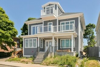 140 Bayswater St in Boston, MA - Building Photo - Building Photo