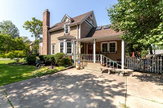 700 Hansen Pl in Park Ridge, IL - Building Photo - Building Photo