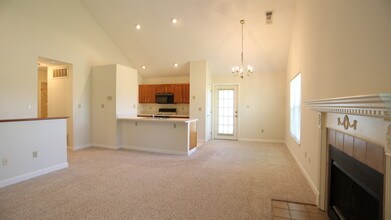 Retreat at Windemere in Westerville, OH - Foto de edificio - Interior Photo