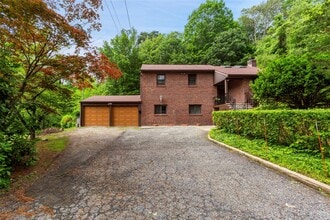 934 Lester Rd in Yorktown Heights, NY - Building Photo - Building Photo