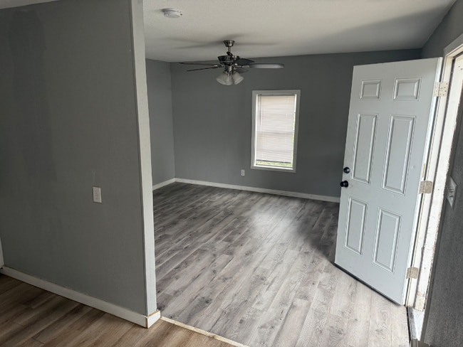 714 Crim Ave in Kilgore, TX - Foto de edificio - Building Photo