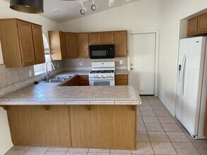 1961 W Derringer Way in Chandler, AZ - Building Photo - Building Photo