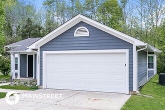 10005 Dunfries Rd in Matthews, NC - Building Photo - Building Photo