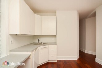 1027 N Honore St, Unit M04B in Chicago, IL - Building Photo - Building Photo