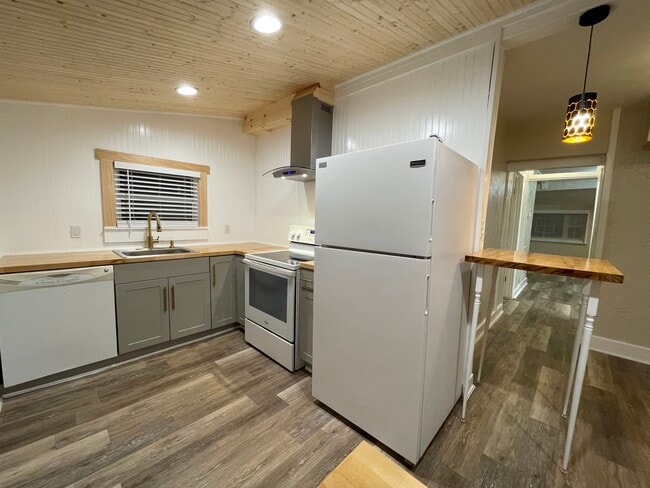 1380 Tioga Ave in Clearwater, FL - Building Photo - Building Photo