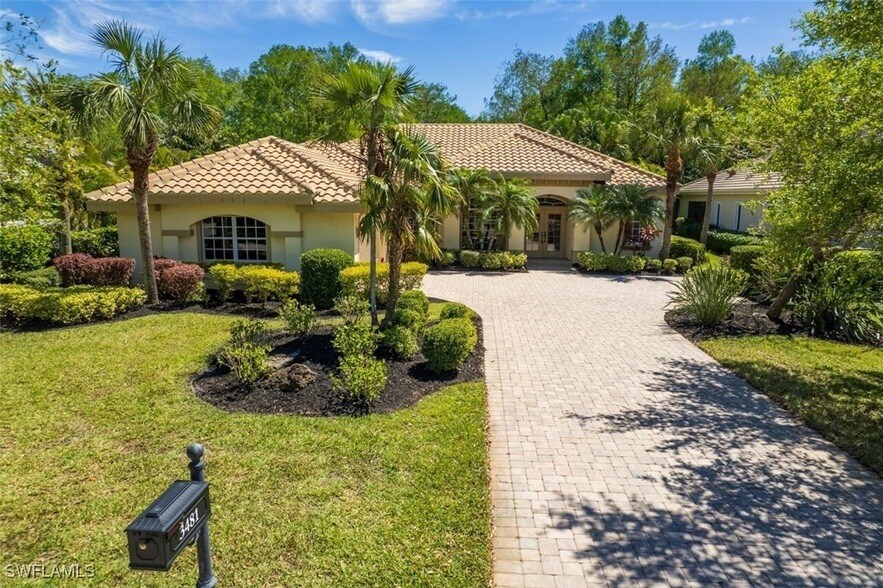 3481 Cypress Marsh Dr, Unit 3 in Ft. Myers, FL - Building Photo