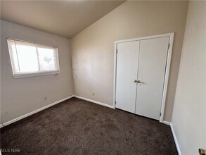 281 Grove St in Akron, OH - Building Photo - Building Photo