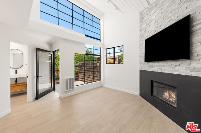 property at 29233 Heathercliff Rd