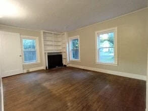 209 3rd St in Liverpool, NY - Building Photo - Building Photo