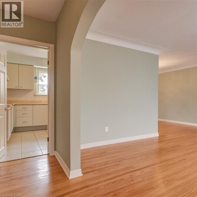 5186 Bromley Rd in Burlington, ON - Building Photo - Building Photo