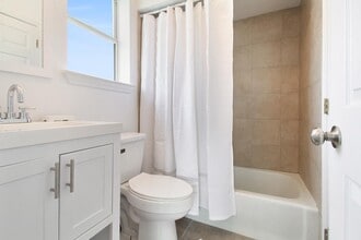 2427 Kerlerec St in New Orleans, LA - Building Photo - Building Photo