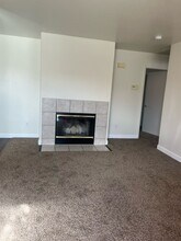 1218 Reddick Ln in Bakersfield, CA - Building Photo - Building Photo