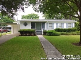 353 Irvington Dr in San Antonio, TX - Building Photo