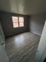 13965 Superior Rd, Unit 102 in East Cleveland, OH - Building Photo