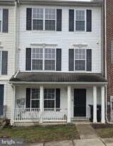 612 Pendleton Ln in Strasburg, VA - Building Photo